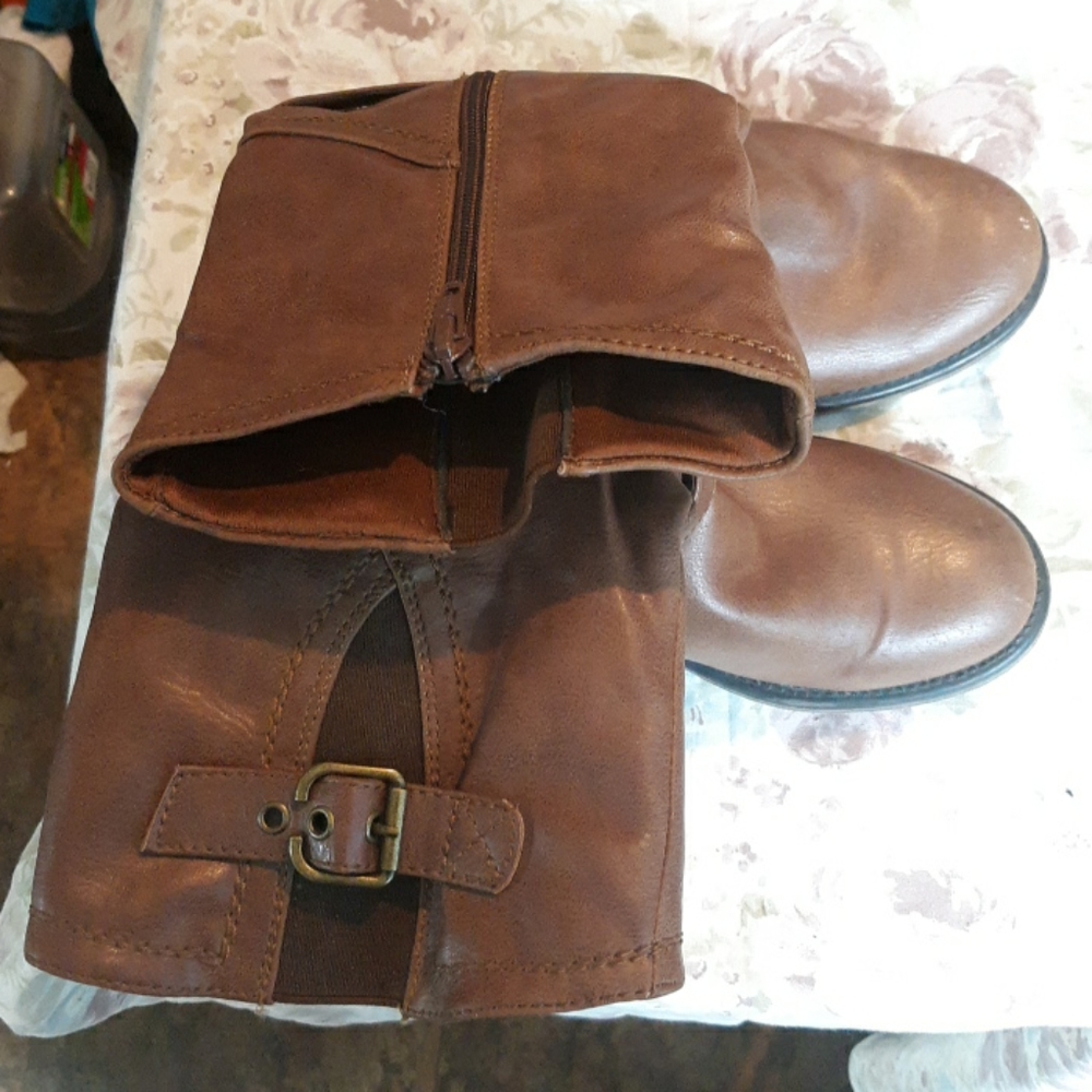 Boots - Picture 2 of 2